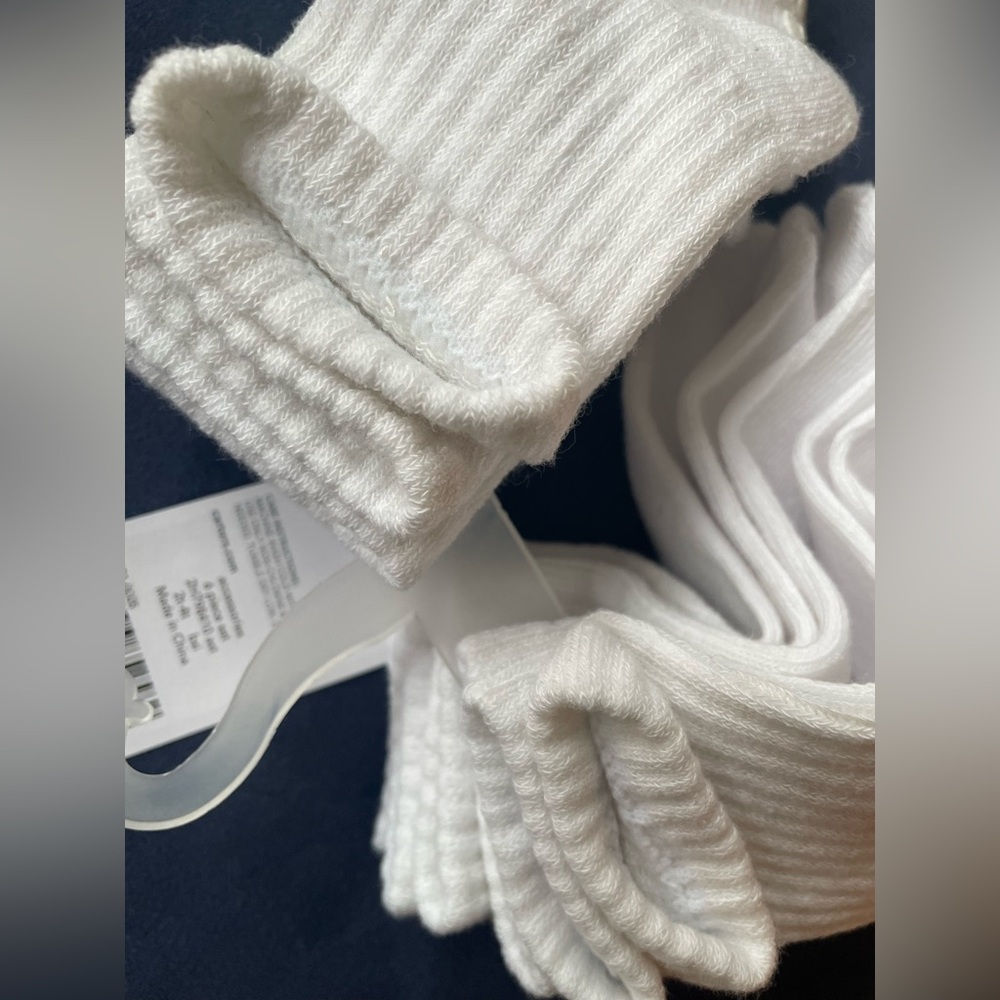 NWT Carter’s Kids White Crew Socks size 2-4 - Picture 5 of 5